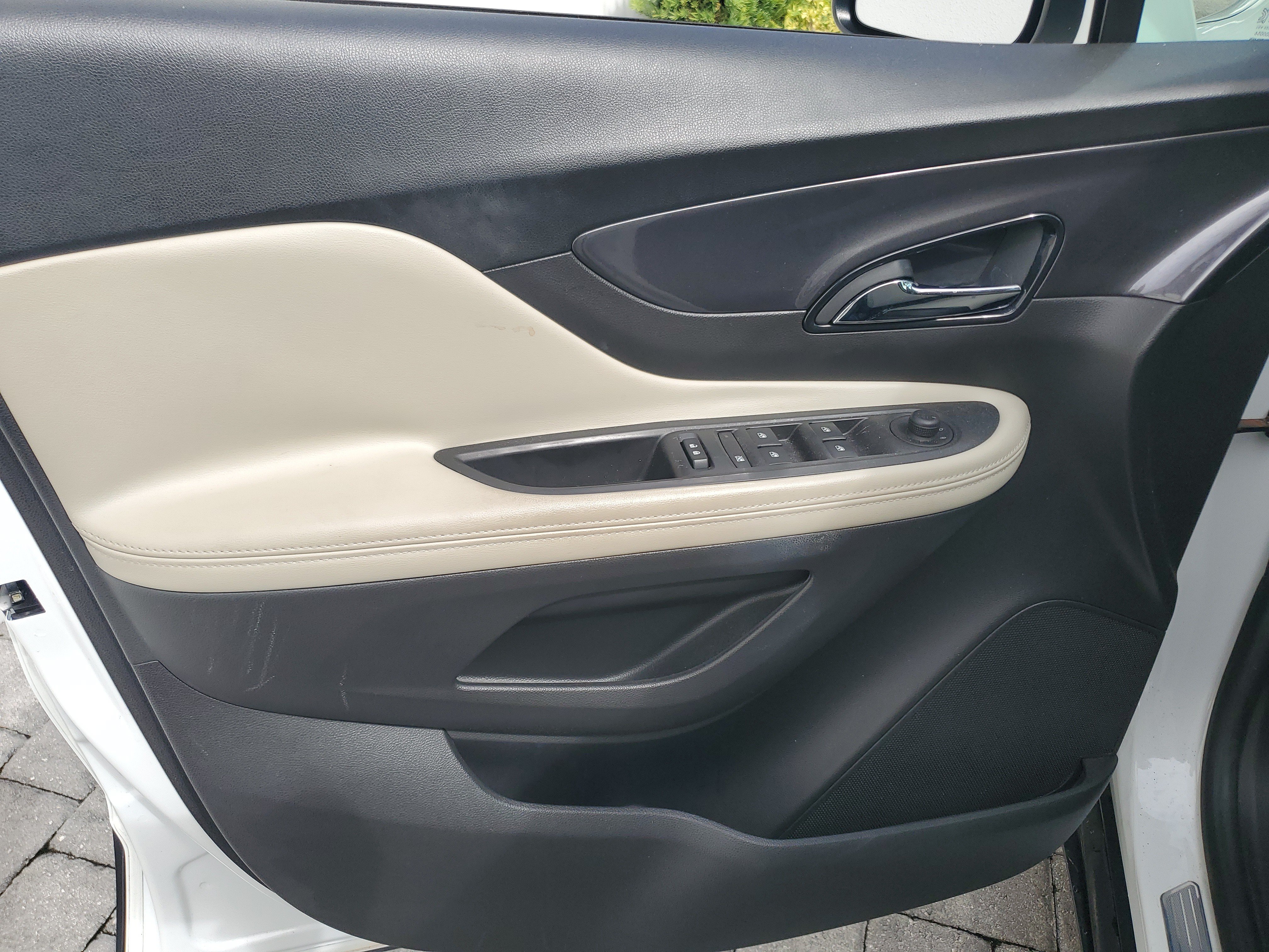 Used 2019 Buick Encore Sport Touring w/ Safety Package FWD image 9
