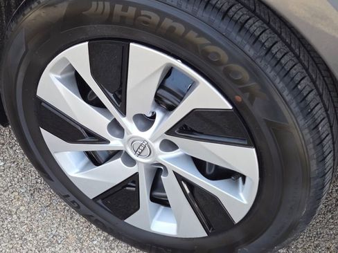Used 2025 Nissan Altima 2.5 S FWD image 13