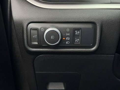 Certified 2022 Ford Explorer XLT w/ Equipment Group 202A RWD image 24