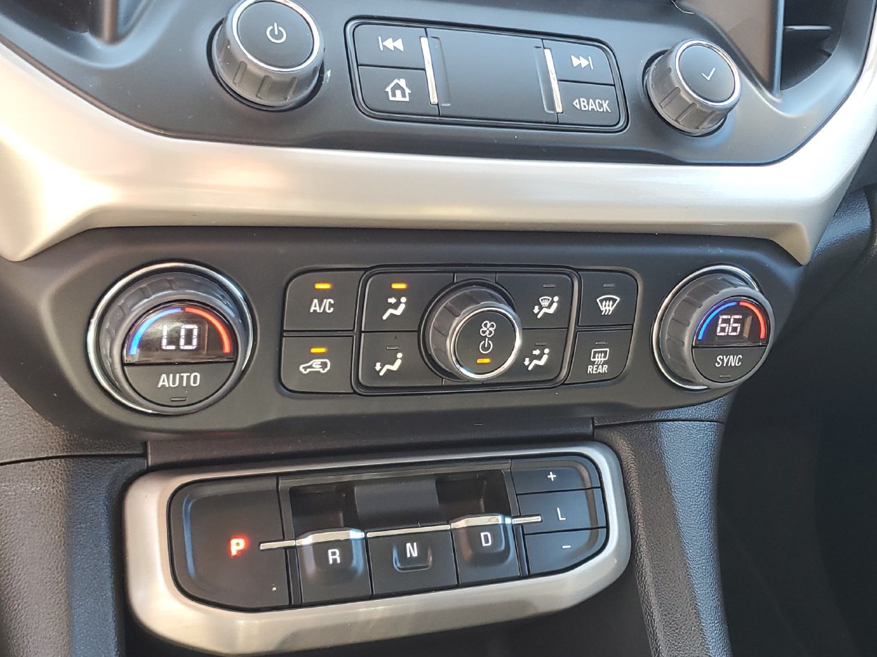 Used 2023 GMC Acadia Denali w/ Denali Ultimate Package FWD image 22