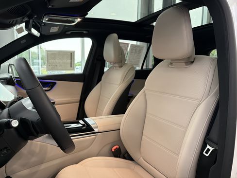 Used 2026 Mercedes-Benz GLC 300 4MATIC image 9