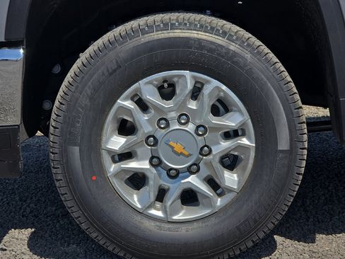 New 2025 Chevrolet Silverado 3500 LT image 29