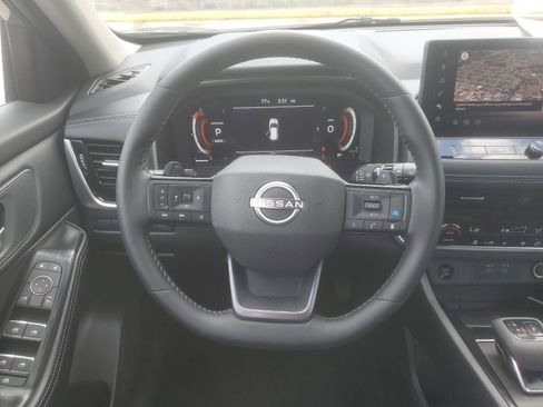 Used 2026 Nissan Rogue SL AWD/4WD image 11