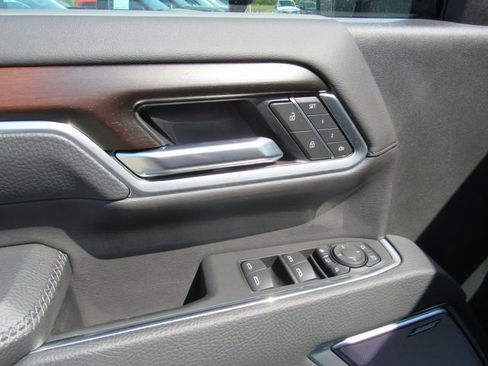 Used 2025 GMC Sierra 2500 Denali w/ Denali Reserve Package AWD/4WD image 12