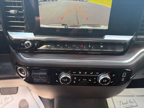 Used 2025 GMC Sierra 1500 SLT AWD/4WD image 29