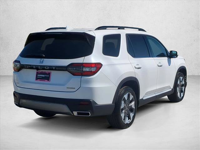 New 2026 Honda Pilot Touring image 2