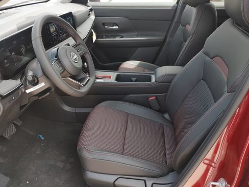 New 2026 Nissan Kicks SR w/ Cold Weather Package AWD/4WD image 16