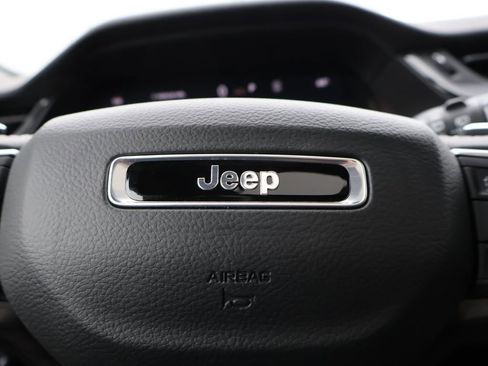 New 2026 Jeep Grand Cherokee L Limited image 29