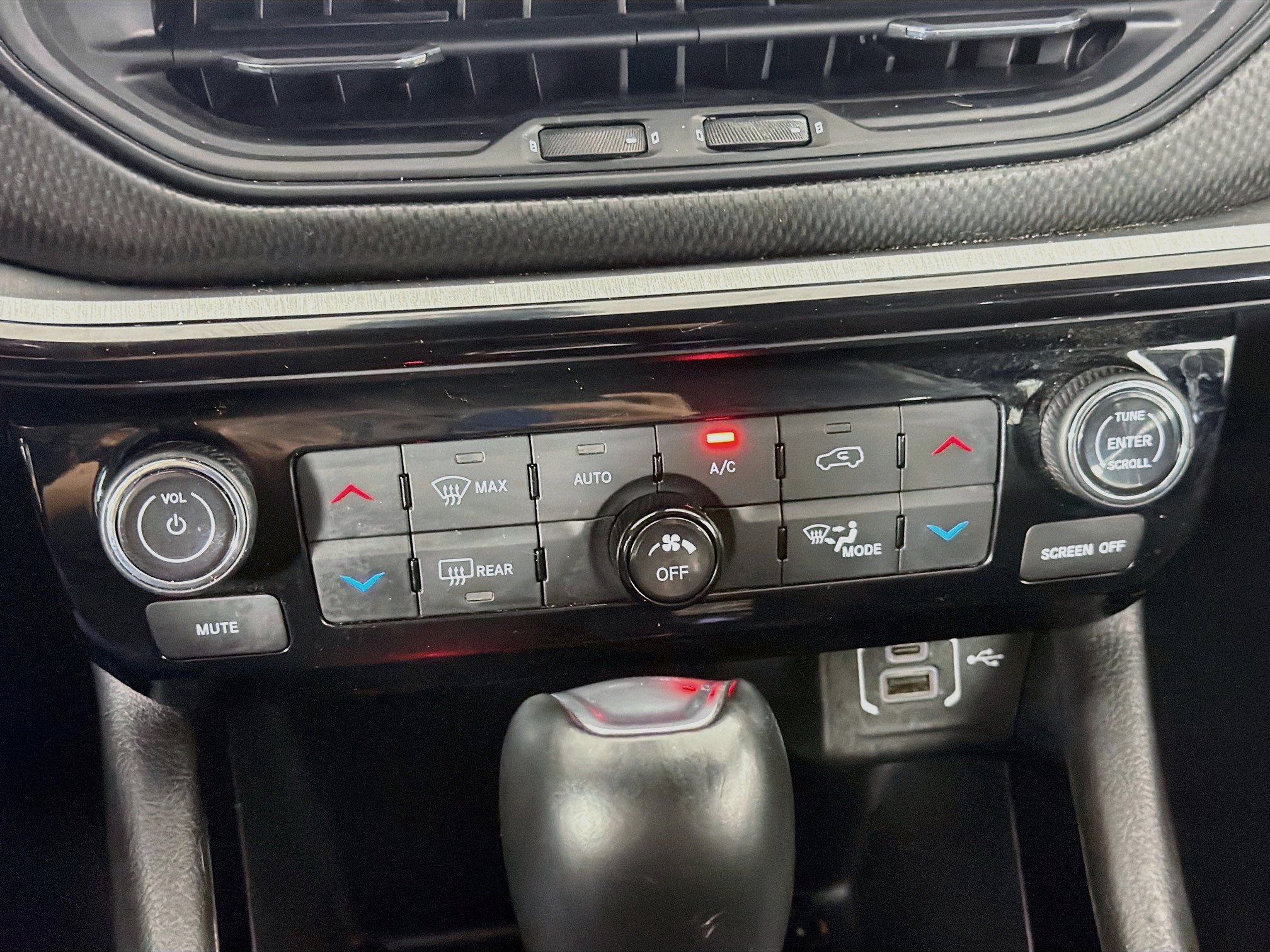 Used 2025 Jeep Compass Trailhawk AWD/4WD image 23
