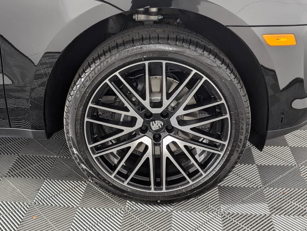 Used 2026 Porsche Macan AWD/4WD image 15