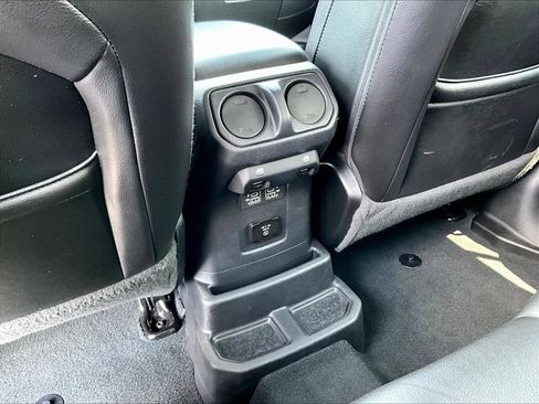 Used 2022 Jeep Wrangler Unlimited Sahara AWD/4WD image 10