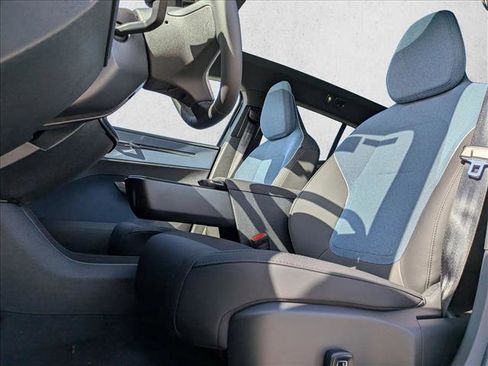 New 2026 Volvo EX30 Cross Country Ultra w/ Protection Package Premier image 4