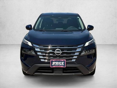 Used 2024 Nissan Rogue SV AWD/4WD image 2
