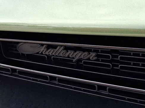 Certified 2022 Dodge Challenger SXT w/ Blacktop Package image 30