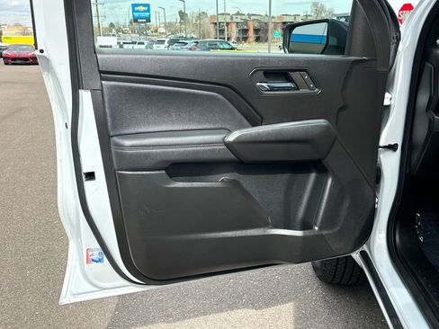 Used 2024 Chevrolet Colorado LT w/ LT Convenience Package image 10