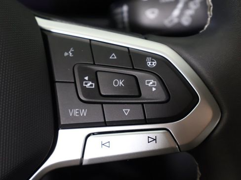 Used 2022 Volkswagen Taos SE w/ Driver Assistance Package image 41