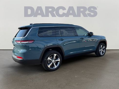 New 2026 Jeep Grand Cherokee L Limited w/ Luxury Tech Group II AWD/4WD image 7