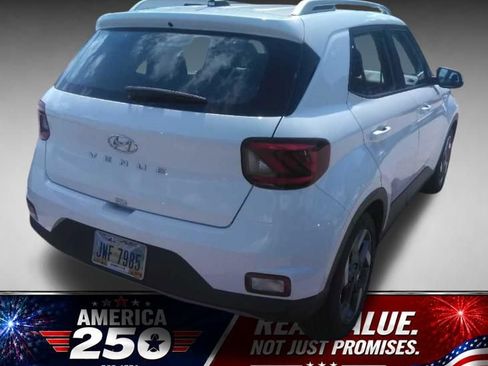 Used 2025 Hyundai Venue SEL FWD image 5