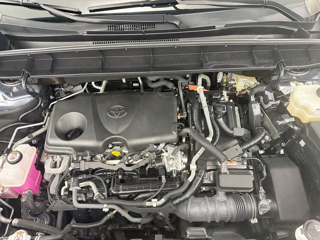Used 2022 Toyota Highlander XLE FWD image 29