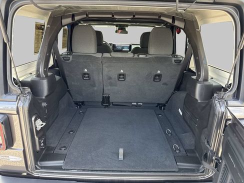 Used 2025 Jeep Wrangler Unlimited Sport AWD/4WD image 7