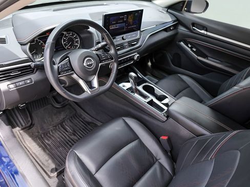 Used 2023 Nissan Altima 2.5 SR w/ SR Premium Package FWD image 13