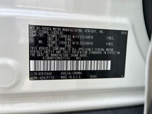Used 2021 Toyota RAV4 XLE Premium AWD/4WD image 14