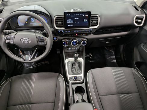 Certified 2024 Hyundai Venue Limited image 23