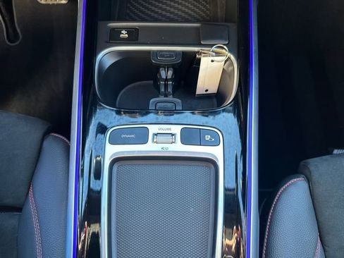 Used 2025 Mercedes-Benz GLB 35 AMG 4MATIC image 37