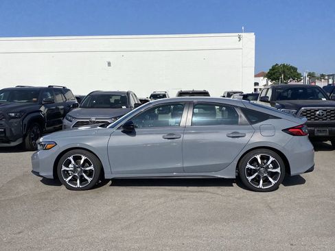 Used 2025 Honda Civic Sport Touring image 2