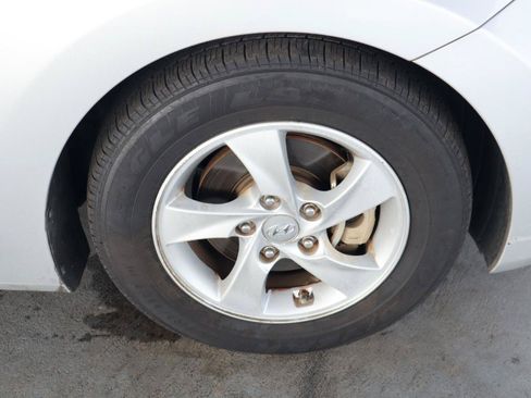 Used 2015 Hyundai Elantra SE FWD image 38