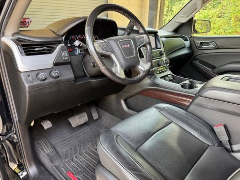 Used 2020 GMC Yukon XL SLT w/ Open Road Package AWD/4WD image 11