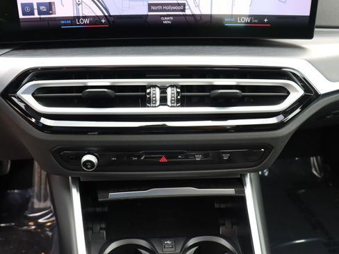 Used 2023 BMW 330e image 19