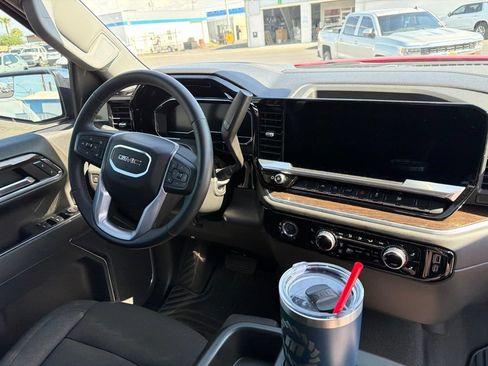 Used 2023 GMC Sierra 1500 SLE AWD/4WD image 7