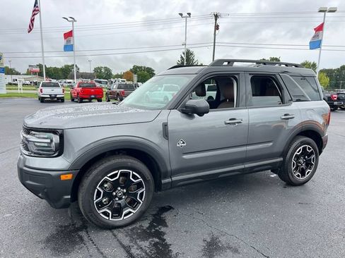 Used 2025 Ford Bronco Sport Outer Banks w/ Outer Banks Tech Package+ AWD/4WD image 3