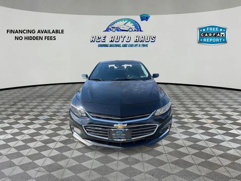Used 2017 Chevrolet Malibu LT w/ Leather Package image 2