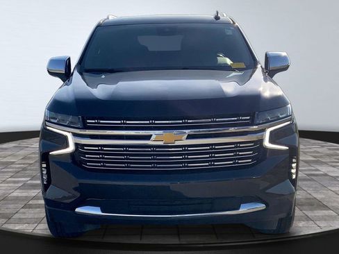 Used 2023 Chevrolet Suburban Premier AWD/4WD image 2