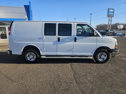 Used 2024 Chevrolet Express 2500 w/ Driver Convenience Package image 2