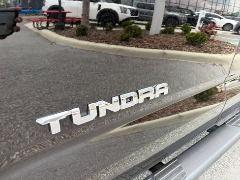 Used 2025 Toyota Tundra Limited AWD/4WD image 11
