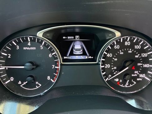Used 2019 Nissan Pathfinder SL AWD/4WD image 38