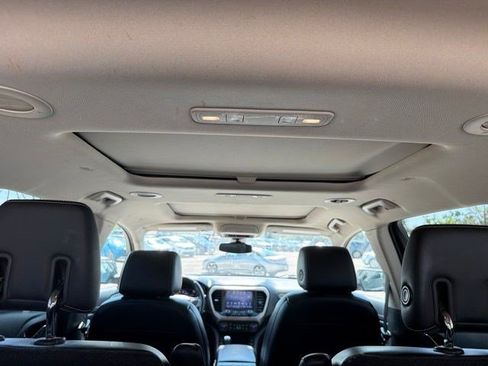 Used 2019 GMC Acadia Denali w/ Technology Package AWD/4WD image 16