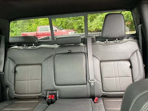 Used 2025 Chevrolet Silverado 1500 High Country w/ High Country Premium Package AWD/4WD image 37