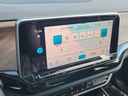 New 2026 Volkswagen Atlas SE image 9