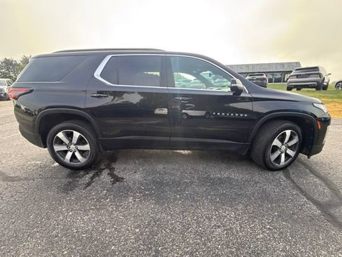 Used 2023 Chevrolet Traverse LT w/ LT Premium Package AWD/4WD image 4
