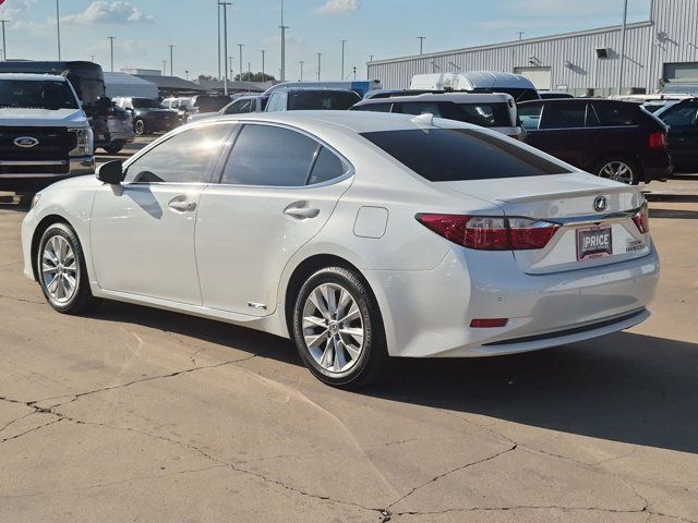 Used 2015 Lexus ES 300h w/ Navigation System Package FWD image 7