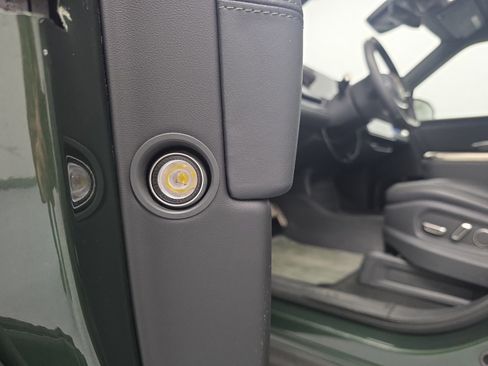 Used 2024 Rivian R1S Adventure AWD/4WD image 32