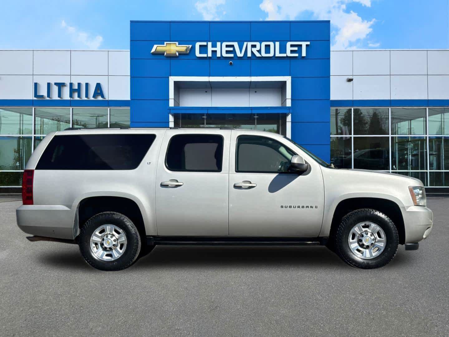 Used 2009 Chevrolet Suburban 2500 LT AWD/4WD image 8