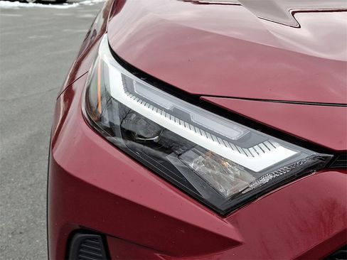 Used 2022 Toyota RAV4 XLE w/ Convenience Package image 11