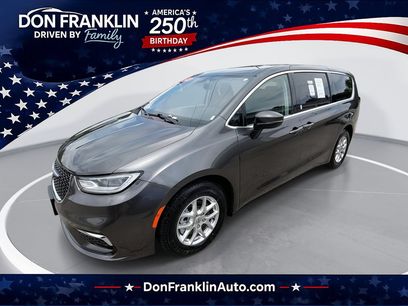 Used 2023 Chrysler Pacifica Touring-L