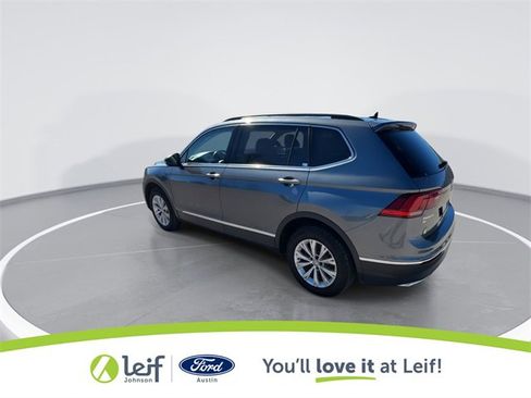 Used 2018 Volkswagen Tiguan SE w/ Panoramic Sunroof Package image 8