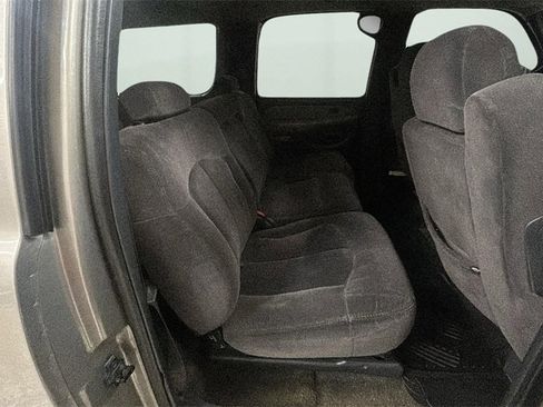 Used 2002 Chevrolet Suburban LS image 13